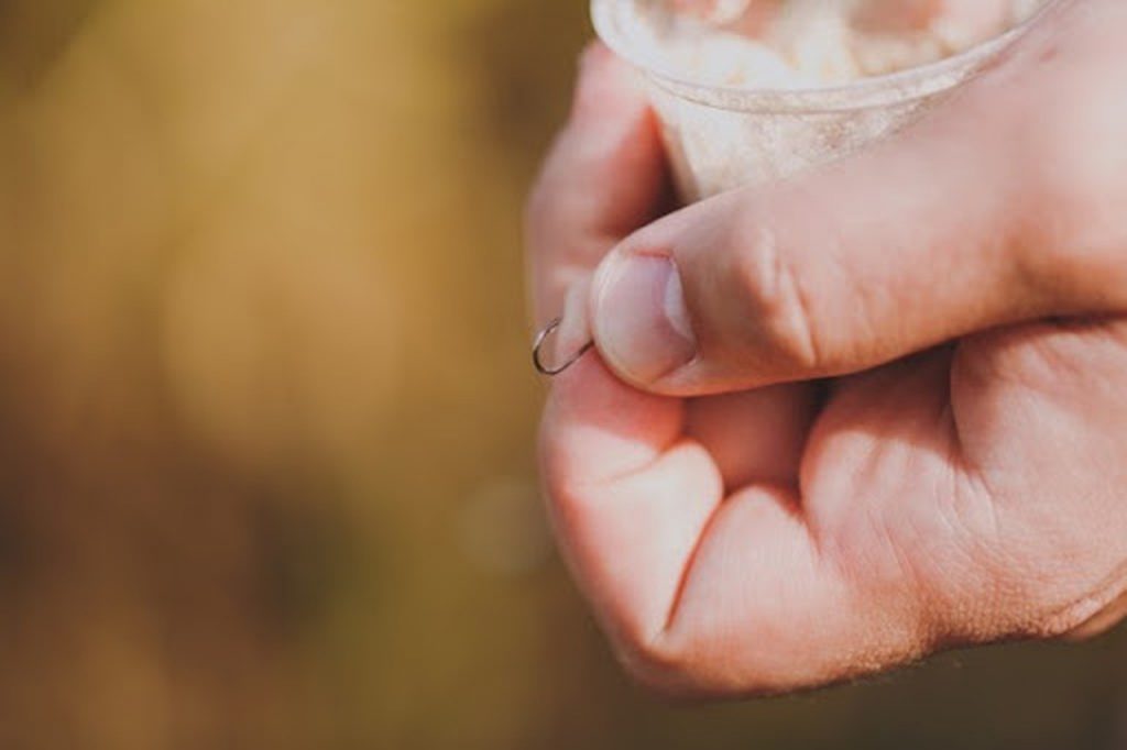 Saiba como evitar as lesões mais comuns causadas durante a pesca. Conheça medidas de segurança e precaução para uma experiência livre de acidentes.